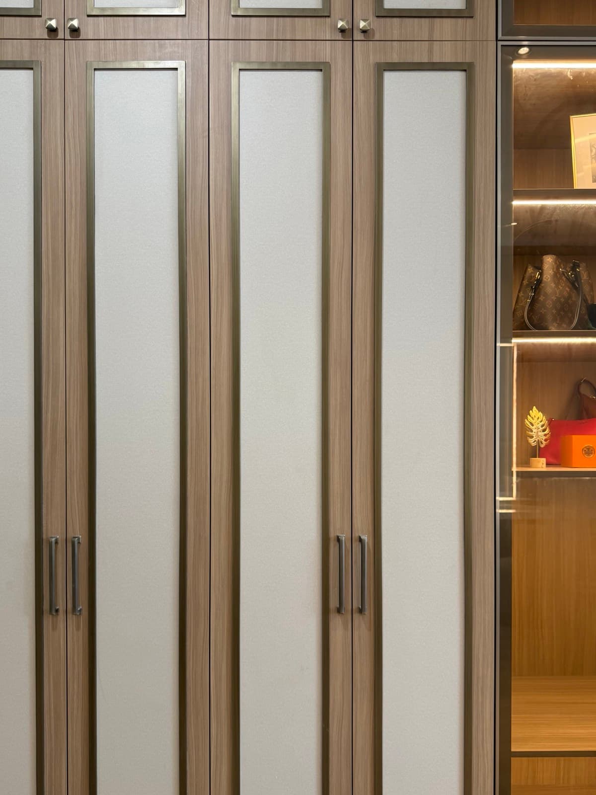 Buaran interior photograph 4