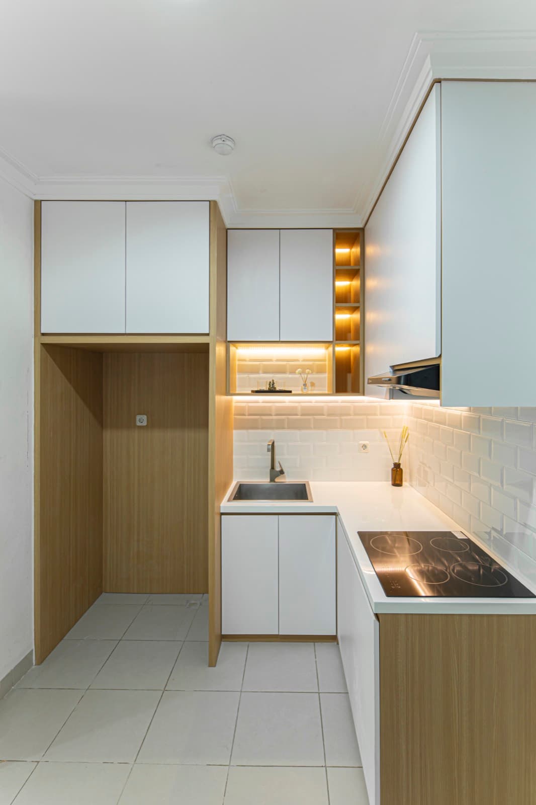 Residence 8 Senopati interior photograph 3