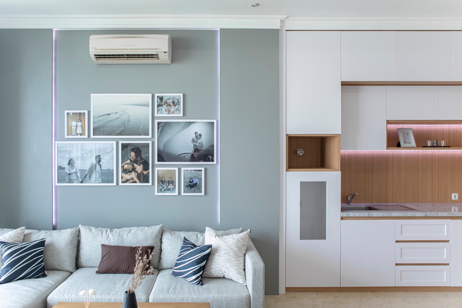 Residence 8 Senopati interior photograph 5